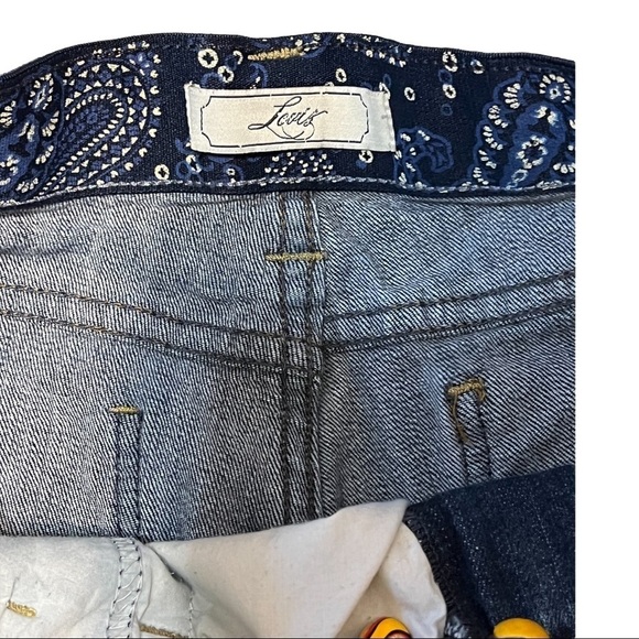 Levis Stretch Dark Wash 4.5” Denim Shorts - Picture 6 of 6